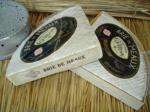 Kaeseladen online shop BRIE MEAUX 1/4 LUNE 700G